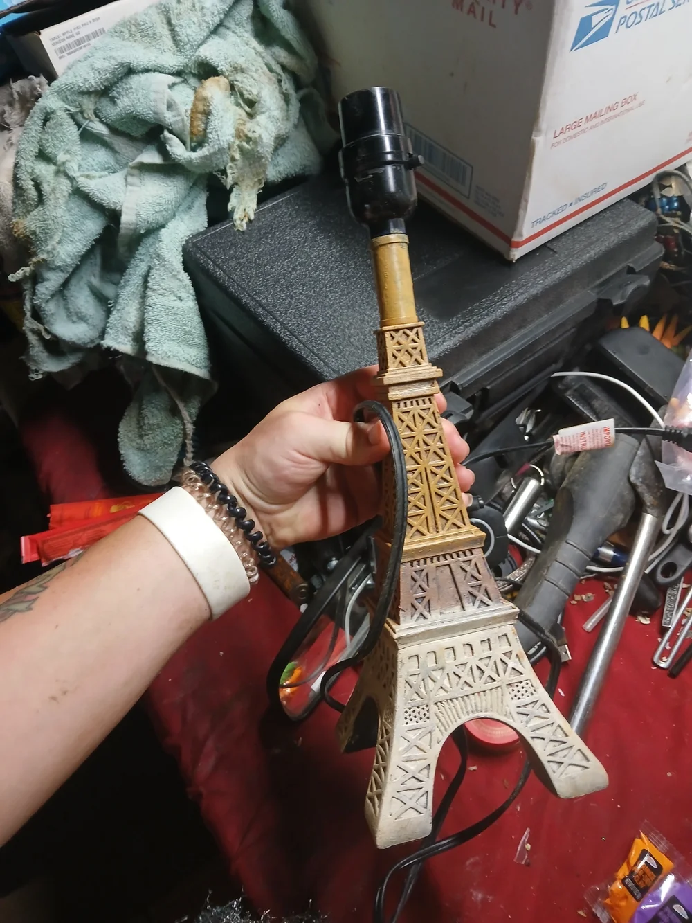 vintage-style table lamp resembles Eiffel Tower- Tested Works